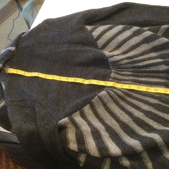 Twins Wool/Alpaca Blend Made In Italy Cardigan Sweater Size Small - Picture 12 of 13